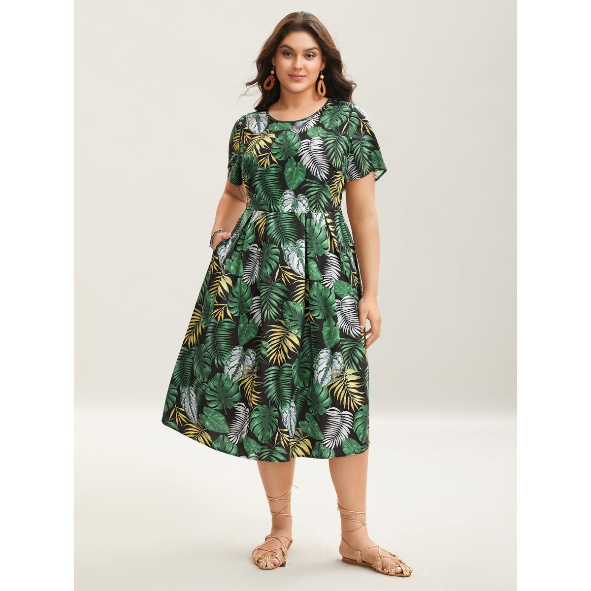 Plus Size Tropical Escape Print Pockets Tiered Midi Dress Truegreen Women Round Neck Short sleeve Curvy BloomChic 10/M Product Image