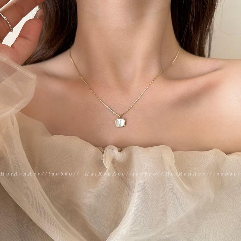 Metallic Necklace Product Image