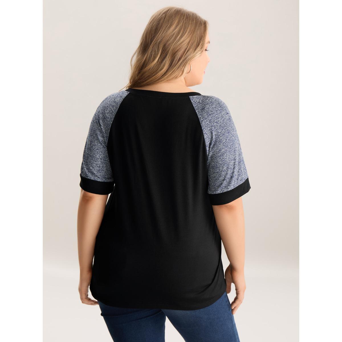 Plus Size Color Contrast Raglan Sleeve T-Shirt Black Women Contrast Round Neck Everyday-Casual T-shirts BloomChic 30/6X Product Image