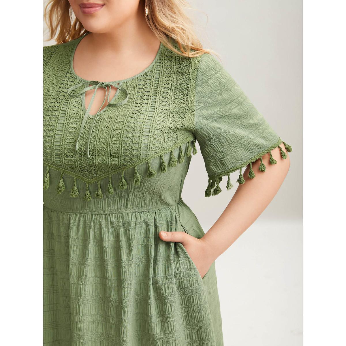 Plus Size Lace Neck-Tie Pockets Tiered Midi Dress Greenbean Women Resort Woven ribbon&lace trim Round Neck Short sleeve Curvy BloomChic 28/5X Product Image