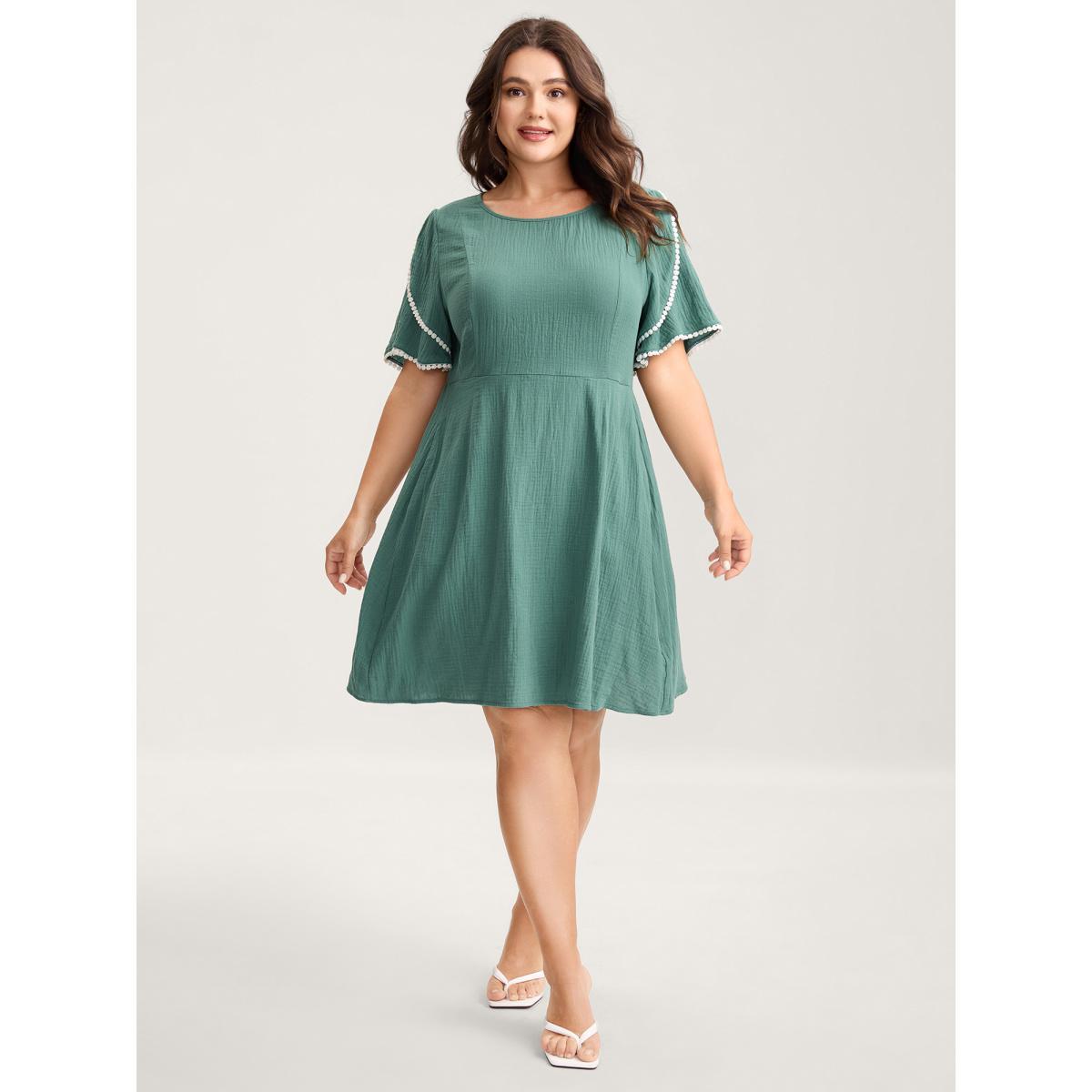 Plus Size Pure Cotton Textured Lace Trim Midi Dress Emerald Women Round Neck Short sleeve Curvy BloomChic 18-20/2X Product Image