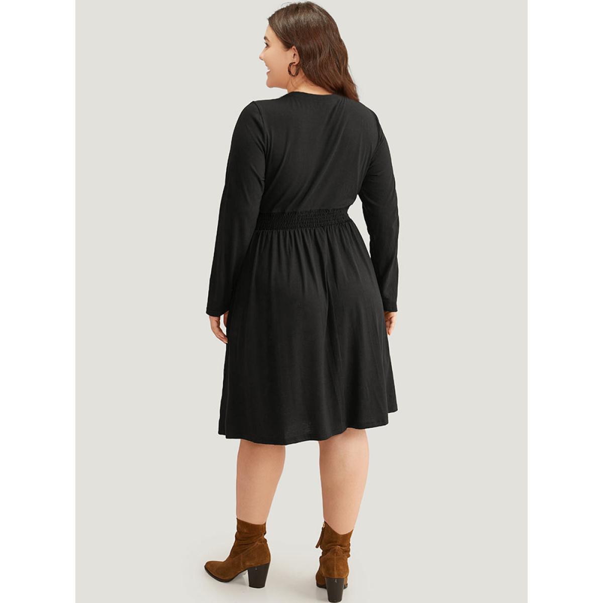 Plus Size Plain Lace Up Shirred Pocket Round Neck Dress Black Women Casual Plain Round Neck Long Sleeve Curvy Midi Dress BloomChic 10/M Product Image