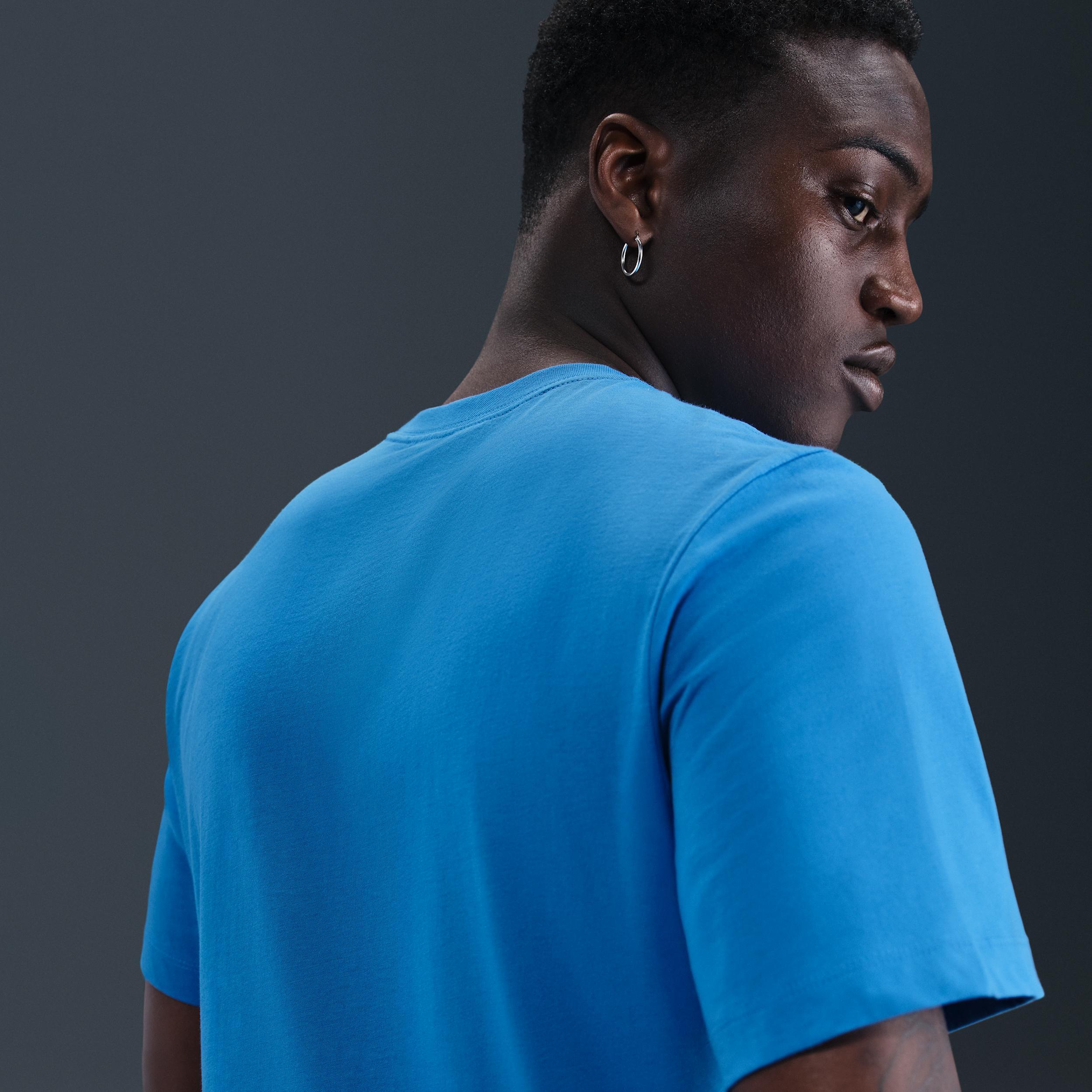 Men's Nike Sportswear Club T-Shirt Product Image