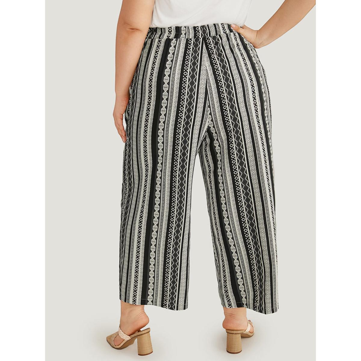 Plus Size Bandana Print Elastic Waist Pocket Pants Women Black Resort Wide Leg High Rise Vacation Pants BloomChic 18-20/2X Product Image