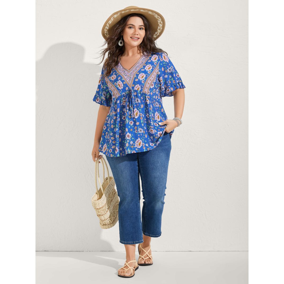 Plus Size Skyblue Asymmetrical Floral Print V-Neck Blouse Women Short sleeve V-neck Vacation Blouses BloomChic 28/5X Product Image