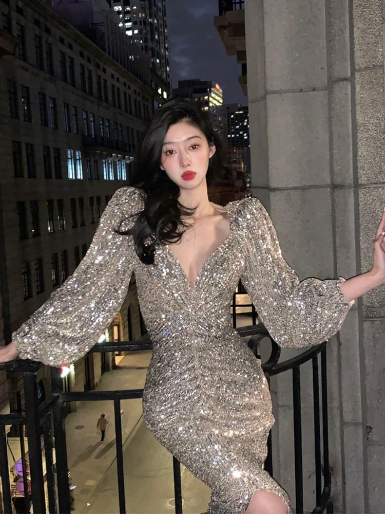 Long Sleeve V-Neck Sequined Ruched Bodycon Midi Dress Product Image