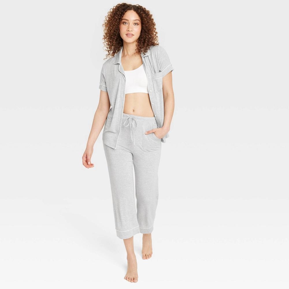 Womens Cloud Knit Short Sleeve Notch Collar Top and Cropped Pants Pajama Set - Auden Heathered L Product Image