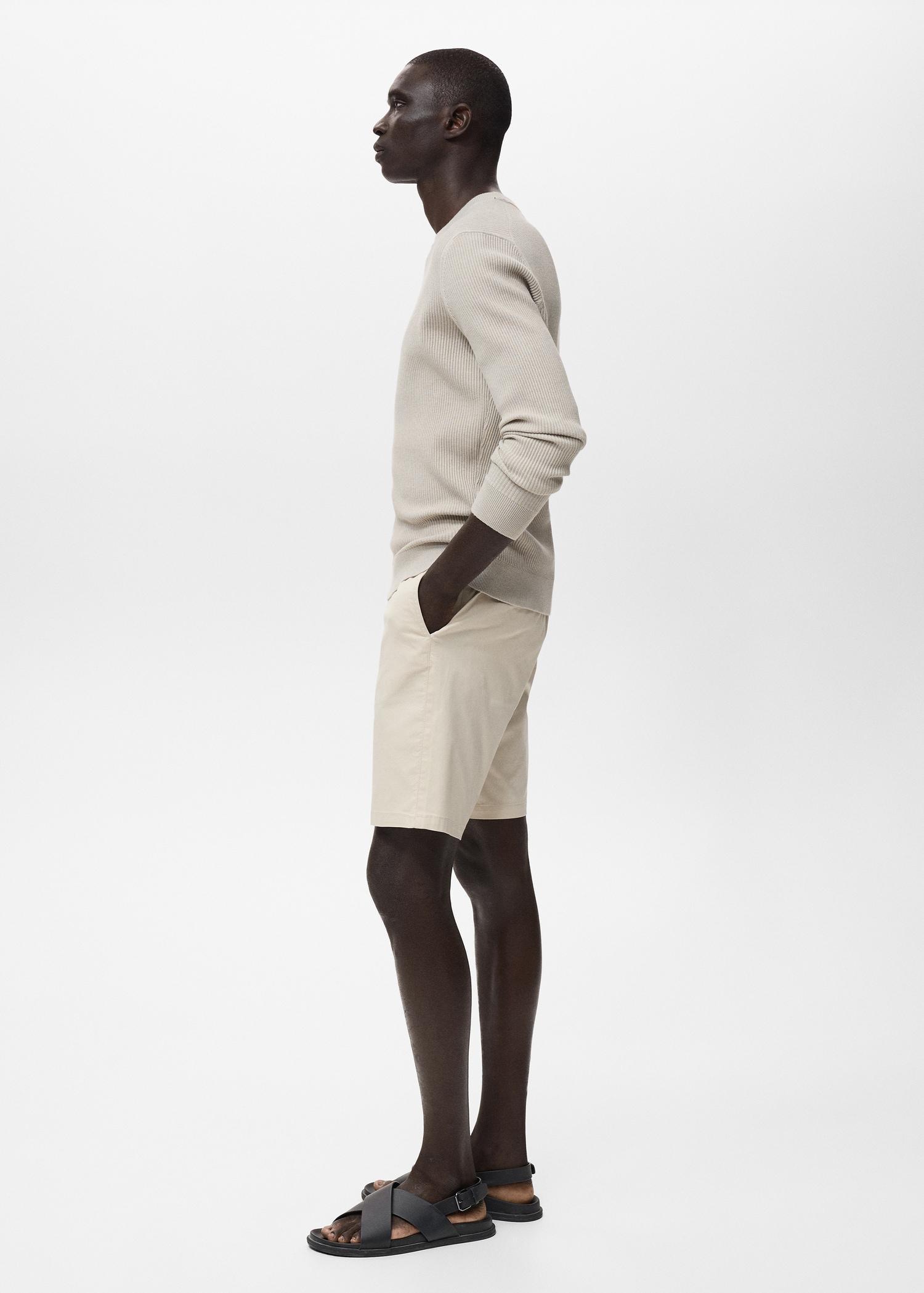 Slim-fit chino cotton bermuda shorts - Men | MANGO USA Product Image