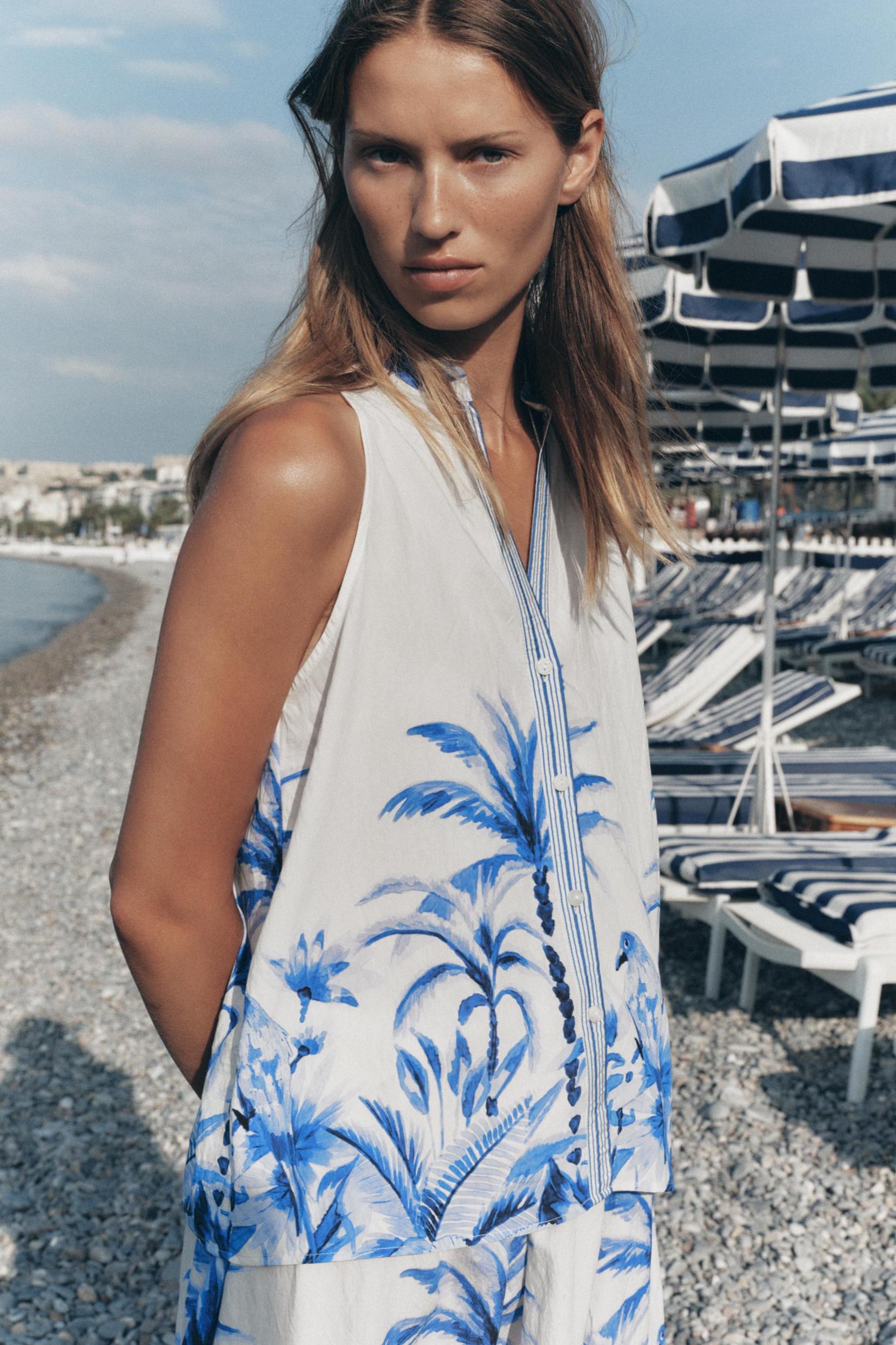 TROPICAL PRINT BLOUSE Product Image