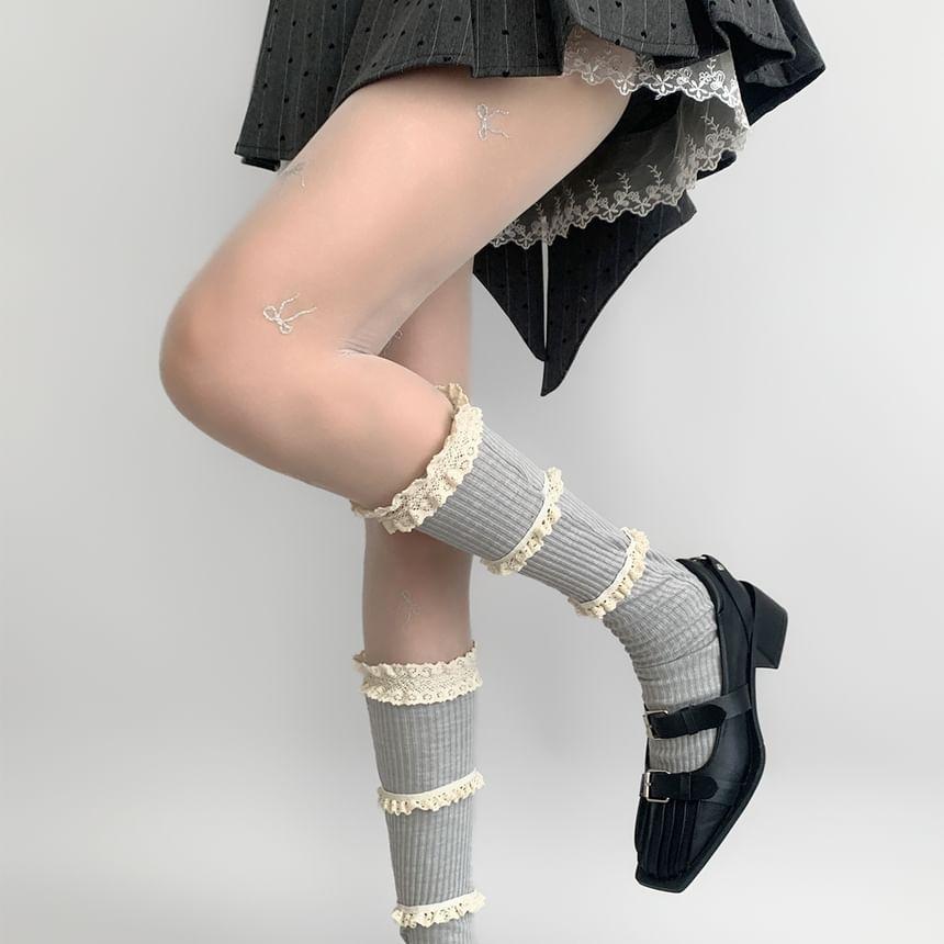 Lace Trim Mid-Calf Socks Product Image