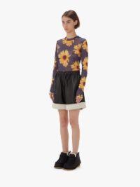 CONTRAST LEATHER HEM SHORTS in black | JW Anderson US  Product Image