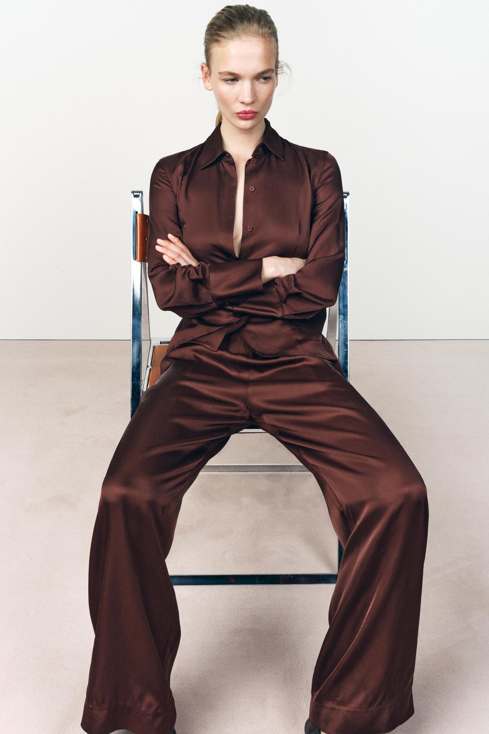 FLOWY SATIN PLEATED PANTS Product Image