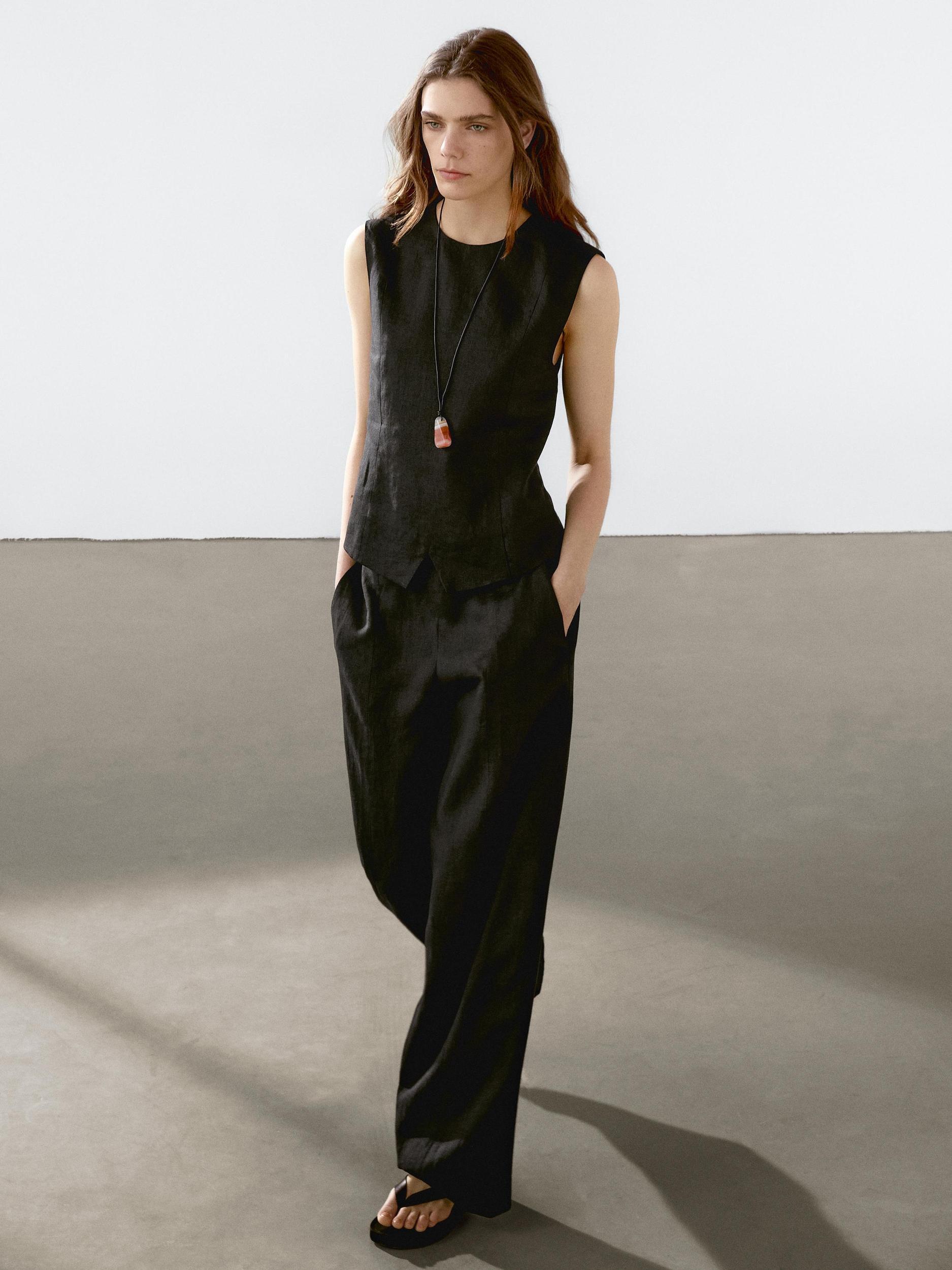 100% linen waistcoat with seam details and buckle Product Image