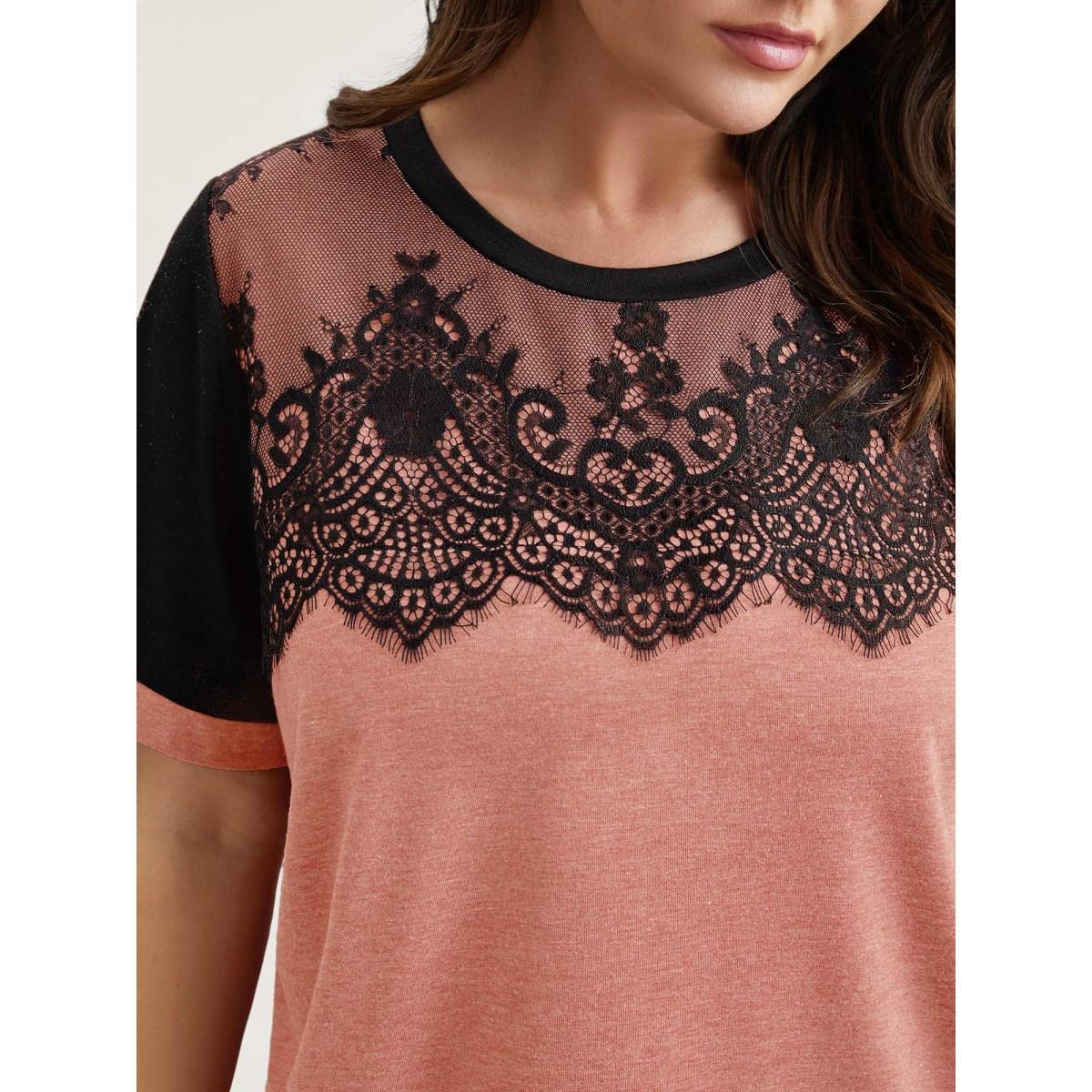 Plus Size Stretchy Scalloped Lace Color Contrast T-Shirt Crepe Women Elegant Contrast Round Neck Everyday T-shirts BloomChic 18-20/2X Product Image
