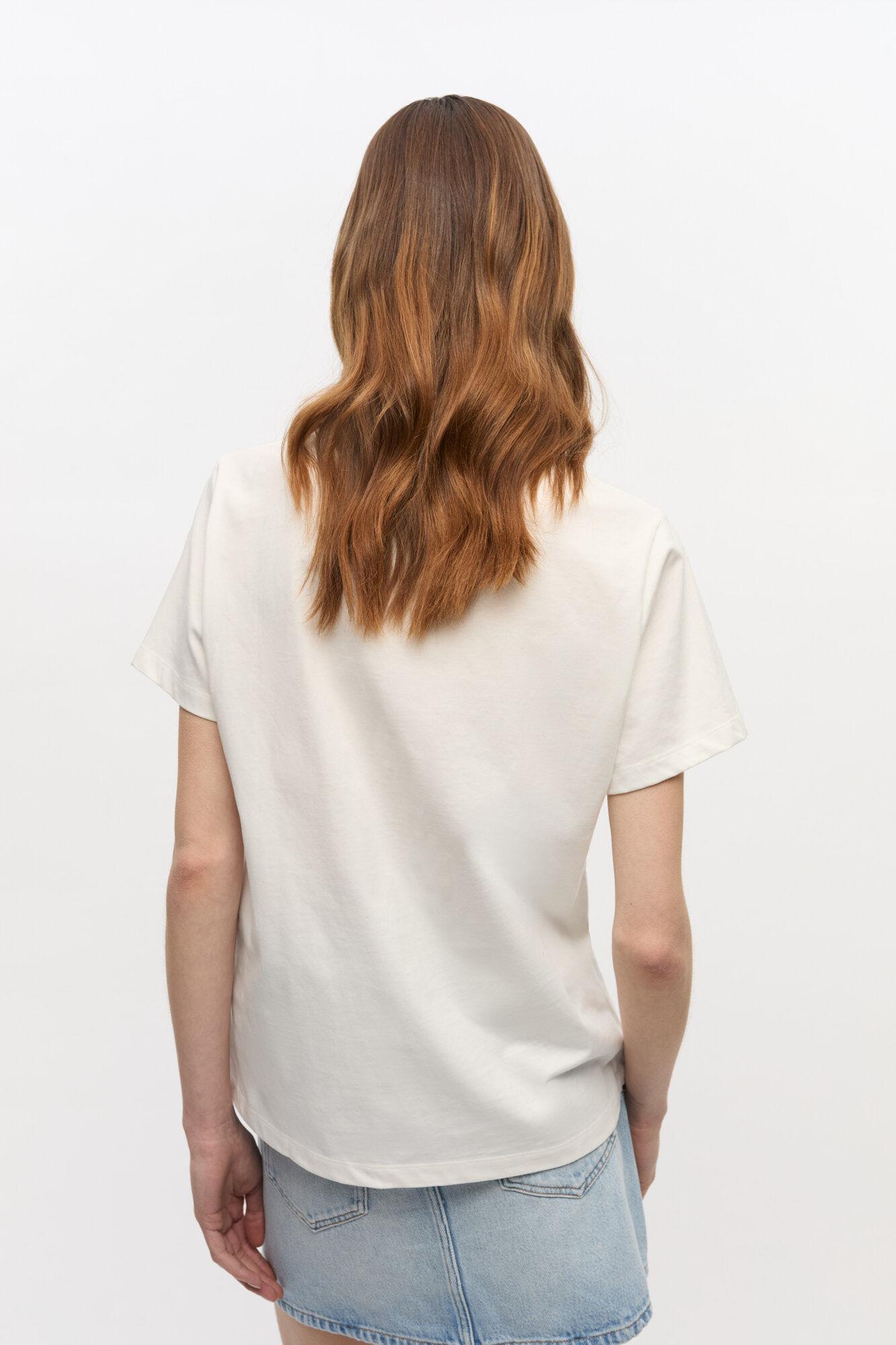 Ivory Grapes Print T-shirt Product Image