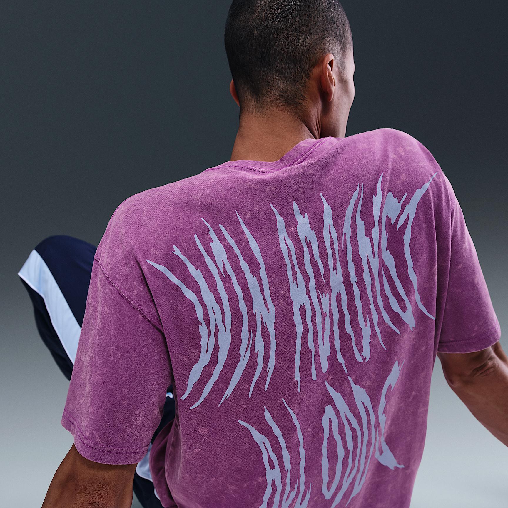 Nike Men's Max90 T-Shirt Product Image