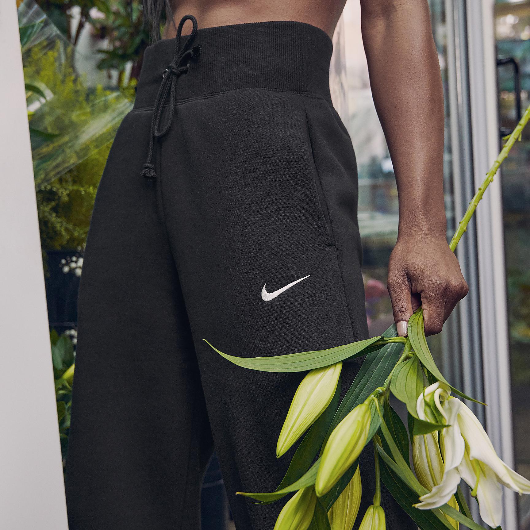 Nike Womens Sportswear Phoenix Fleece High-Waisted Wide-Leg Sweatpants Product Image