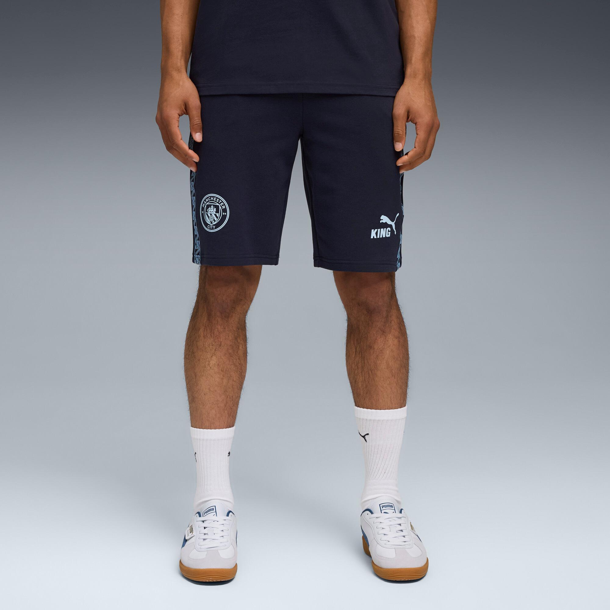 Oversized Logo Men's Tee Product Image