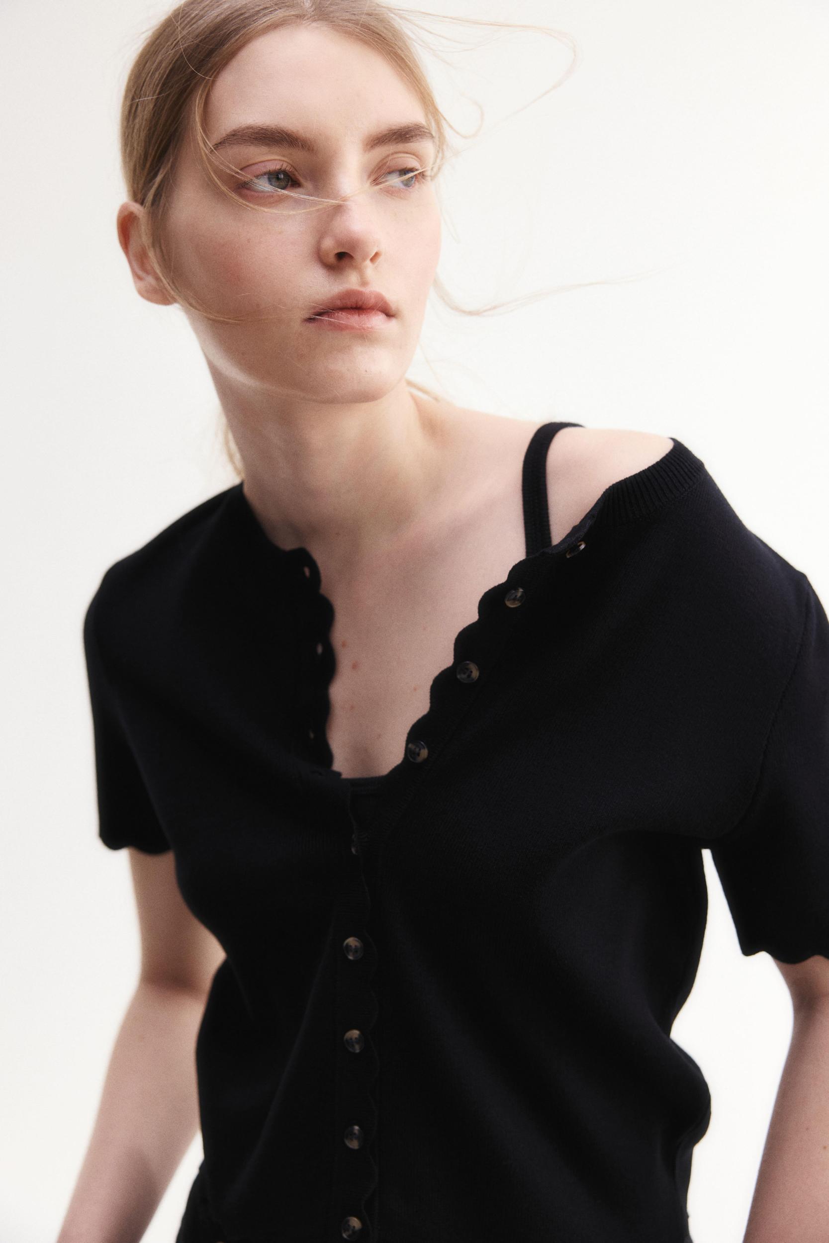 Scalloped Fine-Knit Cardigan Product Image
