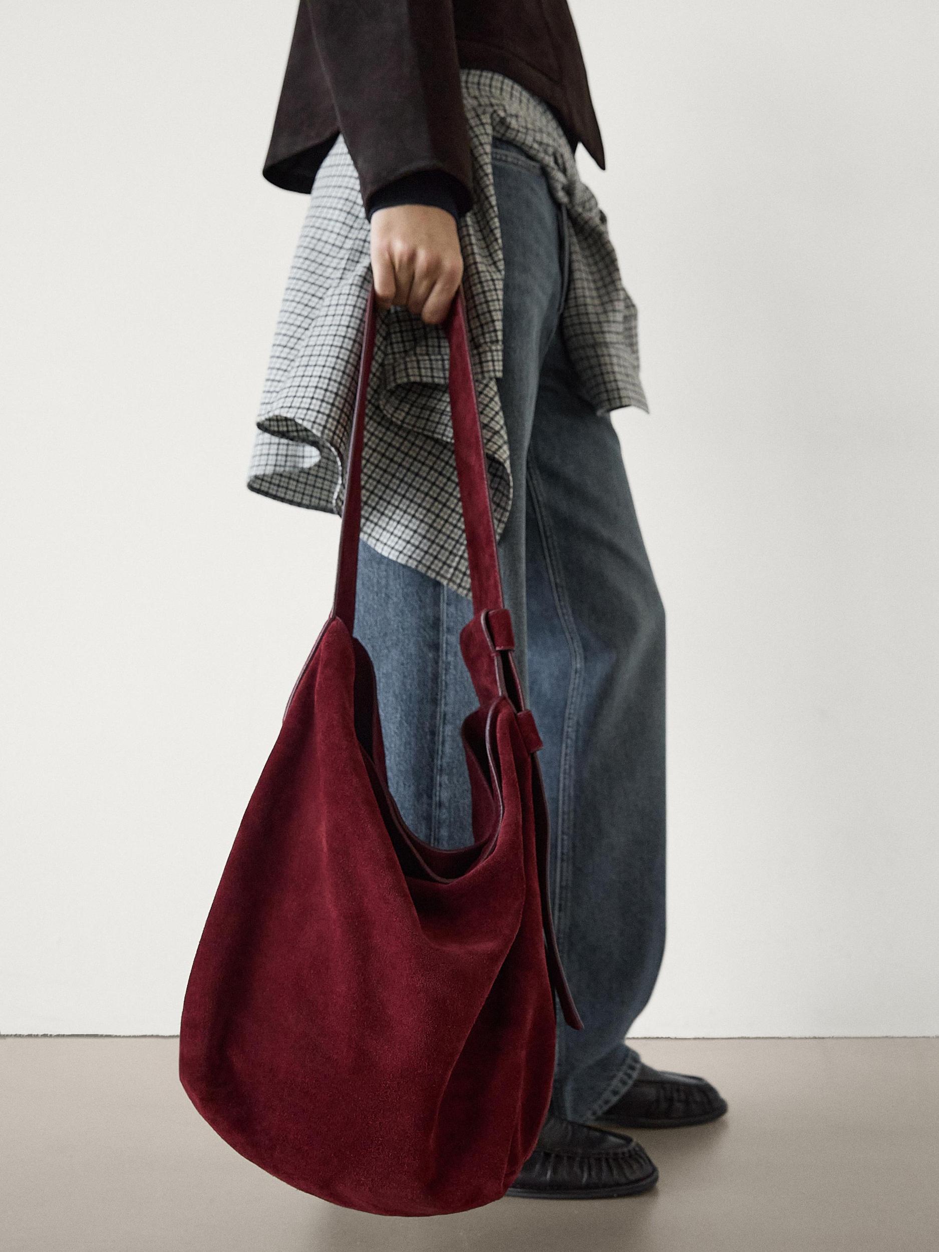 Split suede shoulder bag Product Image