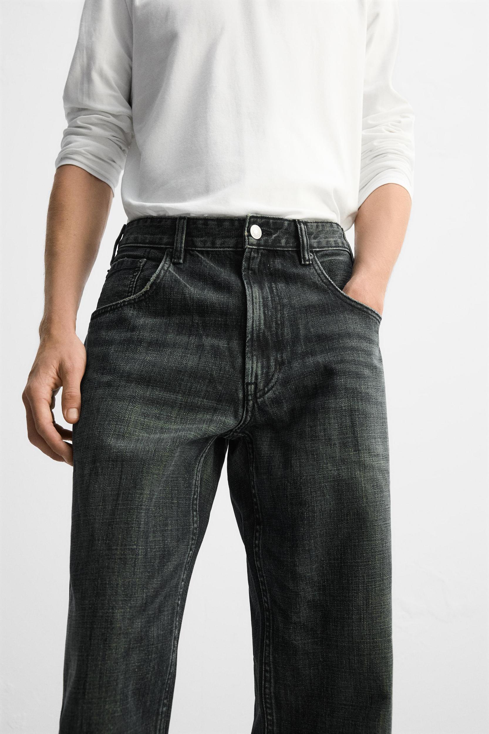 STRAIGHT FIT RELAXED JEANS Product Image