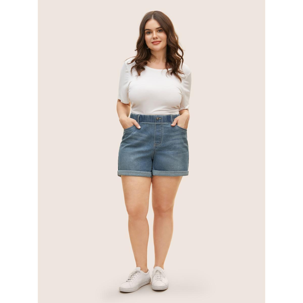 Plus Size Light Wash Button Up Roll Hem Denim Shorts Women Denimblue Roll Hem High stretch Everyday Slanted pocket Casual Denim Shorts BloomChic 14/1X Product Image
