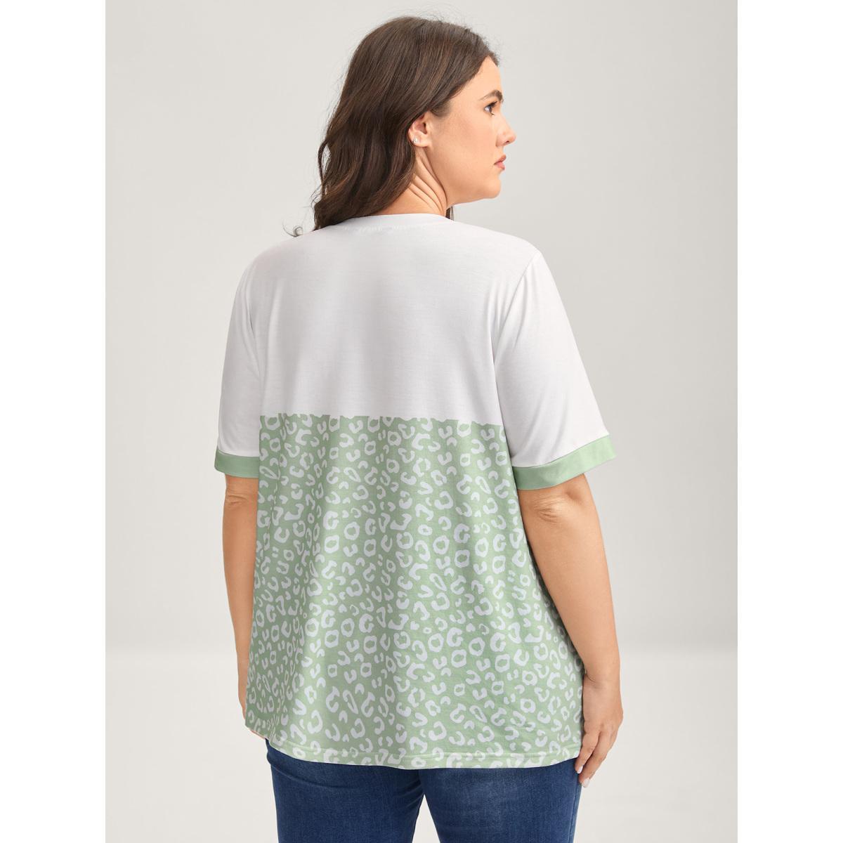 Plus Size Leopard Print Color Contrast T-Shirt Greenbean Women Contrast Round Neck Everyday-Casual T-shirts BloomChic 26/4X Product Image