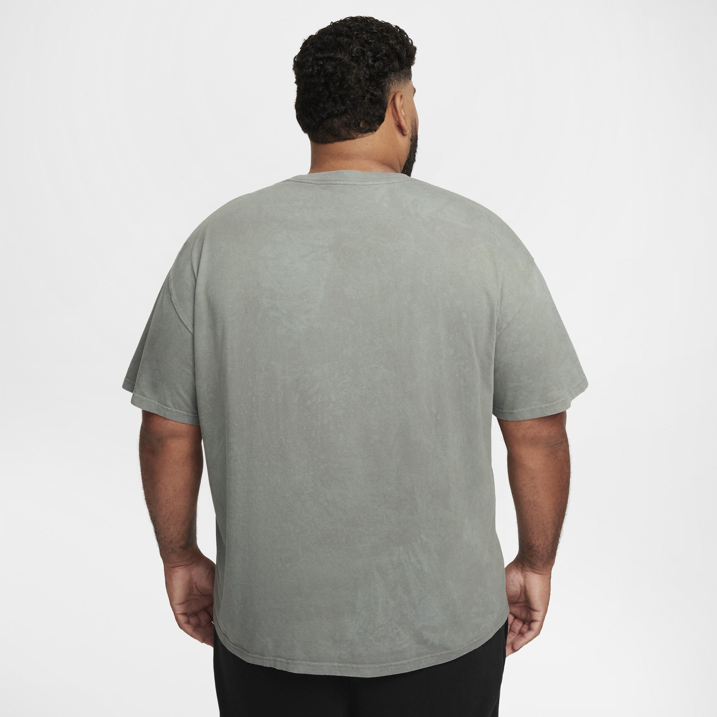 Nike Men's Max90 Basketball T-Shirt Product Image
