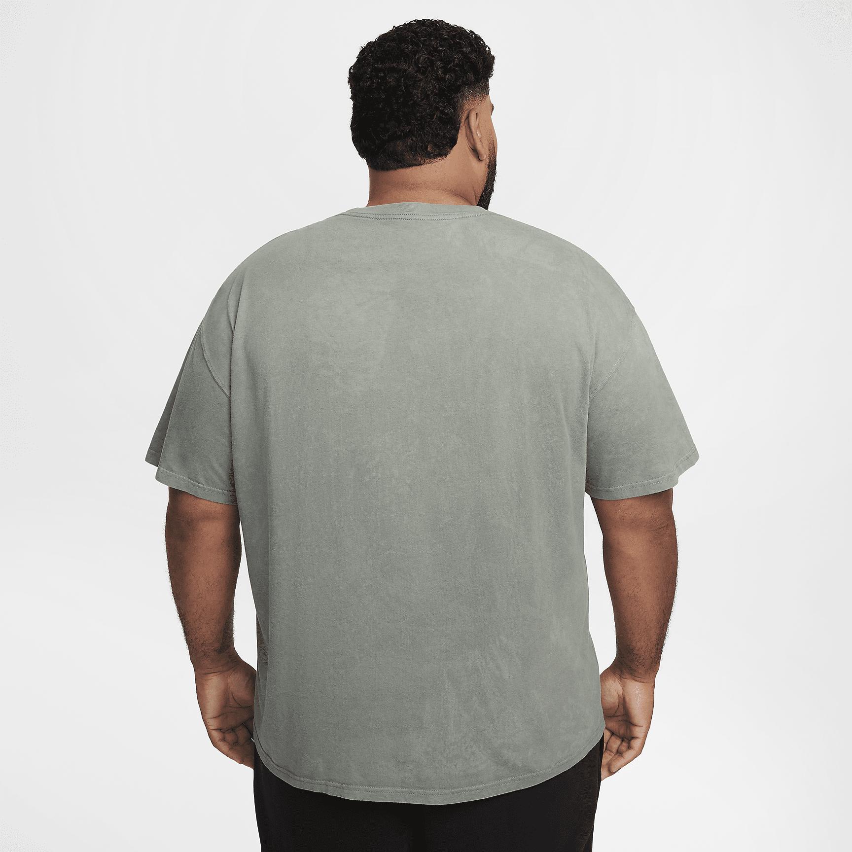 Nike Men's Max90 Basketball T-Shirt Product Image