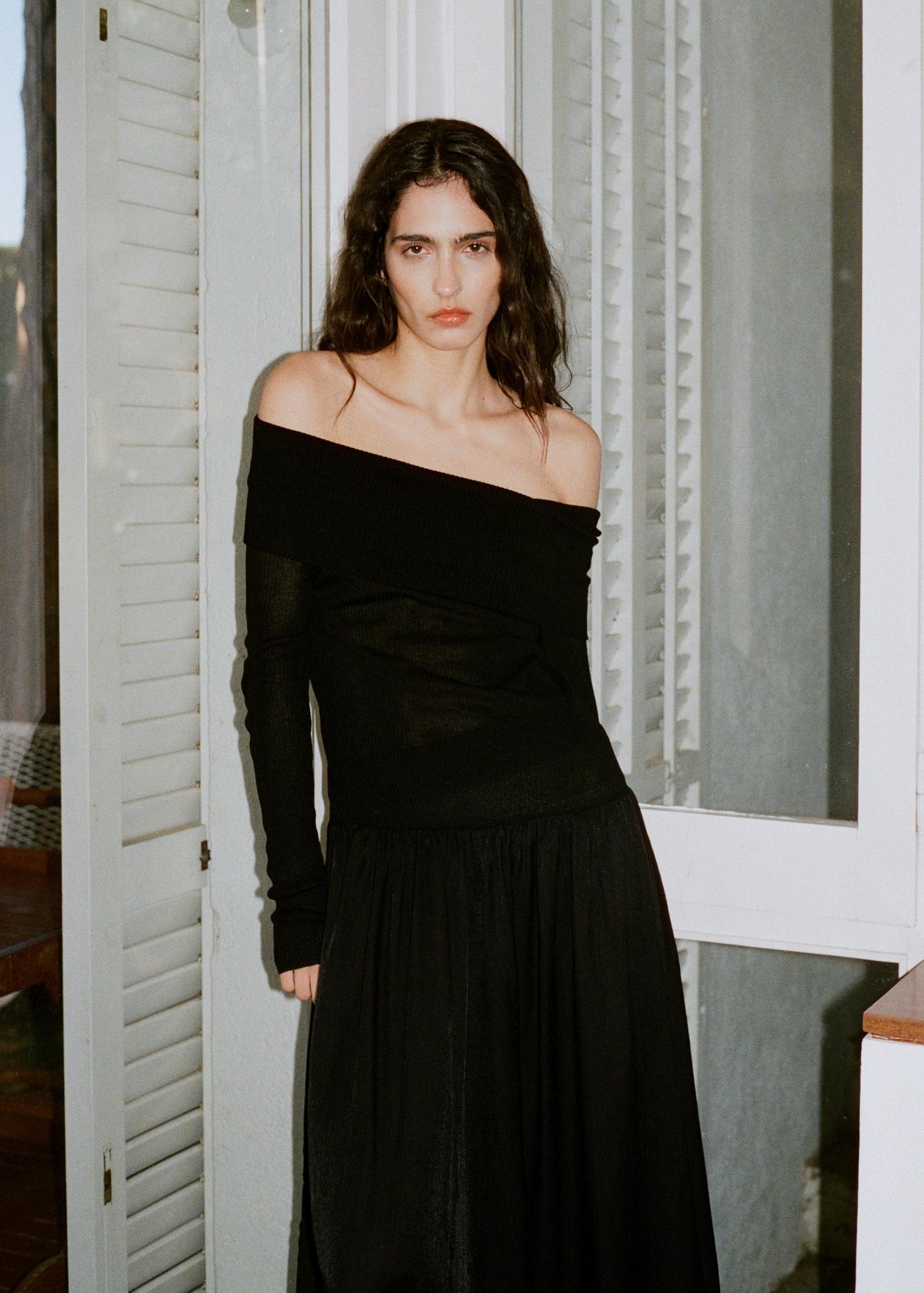 Off-the-shoulder dress in combined fabric - Women | MANGO USA Product Image