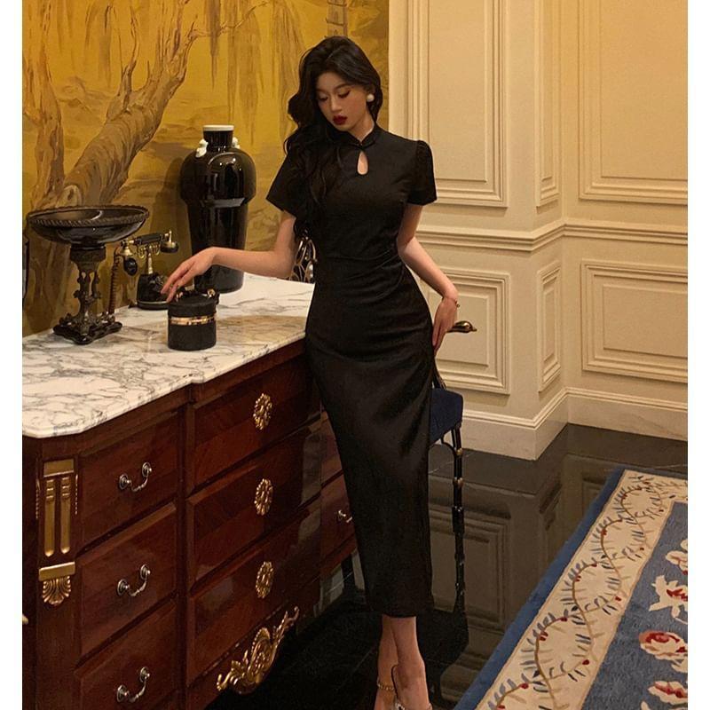Short-Sleeve Jacquard Frog Buttoned Slit Satin Midi Sheath Qipao Product Image
