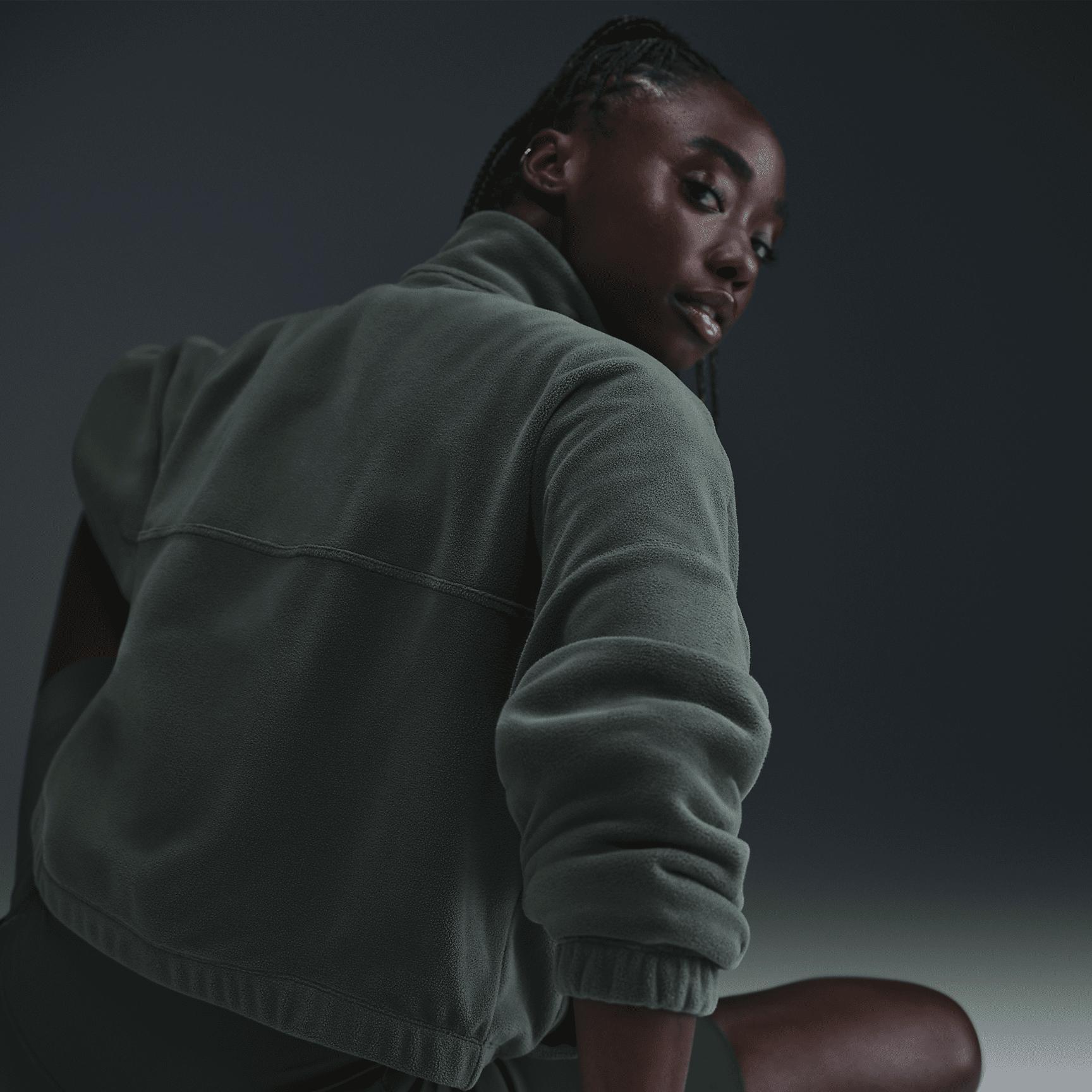 Nike One Women's Therma-FIT Oversized 1/2-Zip Fleece Top Product Image