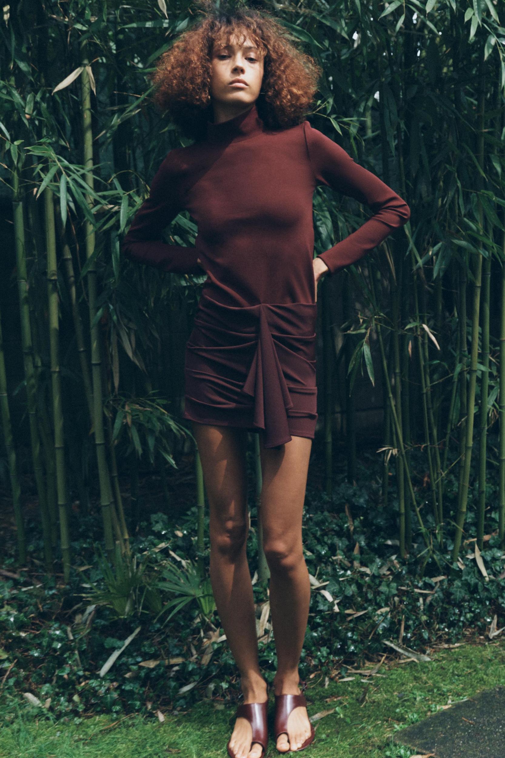 SHORT DRESS WITH SLIT Product Image
