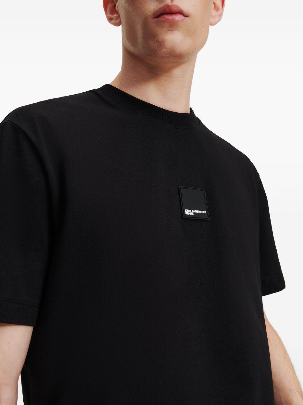 curved-hem T-shirt Product Image