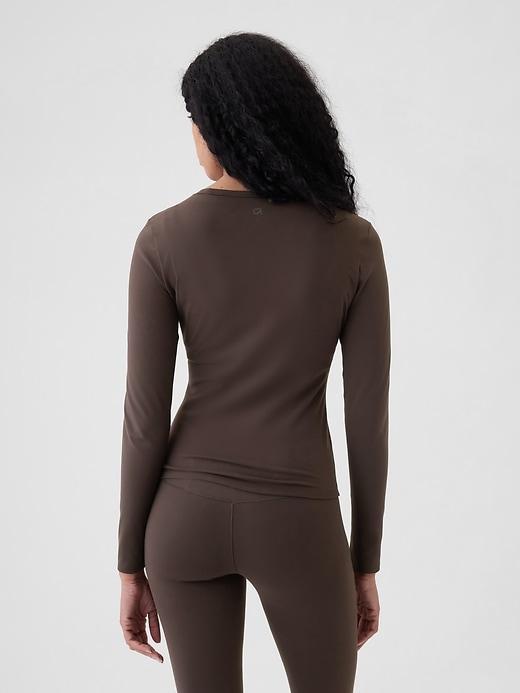 GapFit Lightweight Performance T-Shirt Product Image