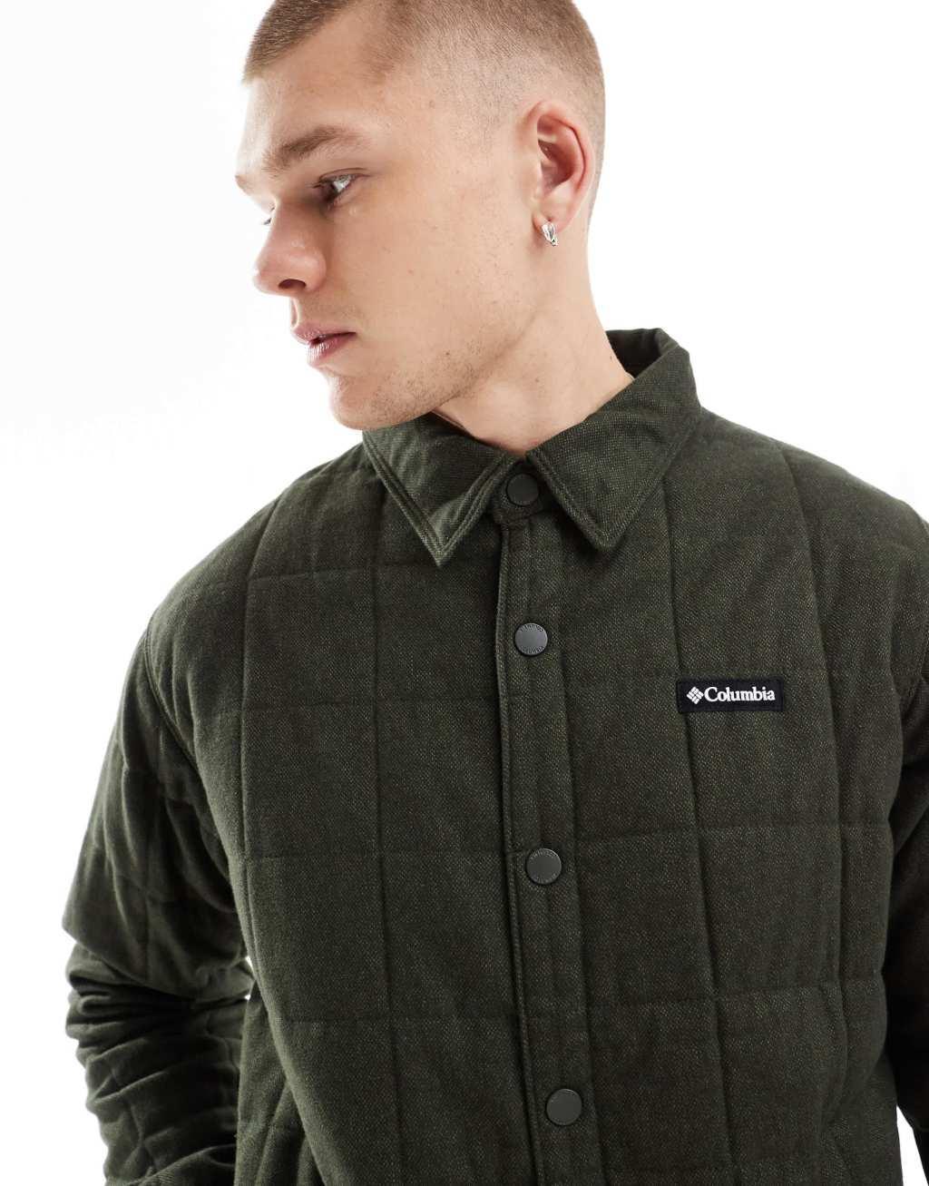 Columbia Landroamer quilted shirt jacket in green Product Image