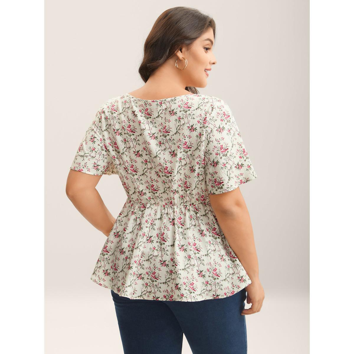 Plus Size Ivory Knotted Floral Print Flared Sleeve Blouse Women Short sleeve Heart neckline Everyday-Elegant Blouses BloomChic 22-24/3X Product Image
