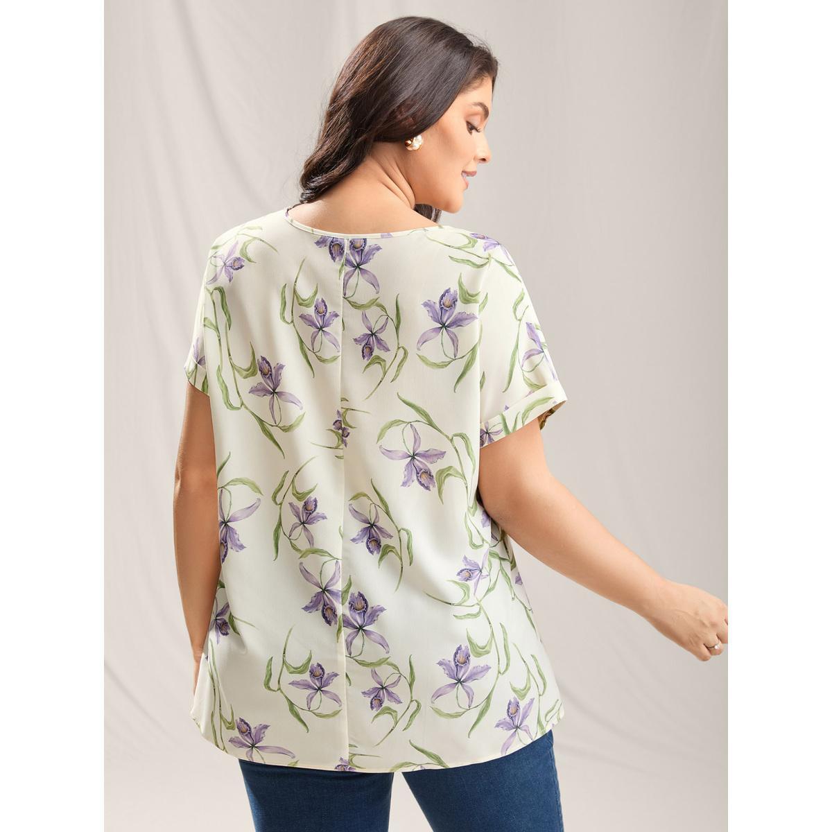 Plus Size Beige Large Flower Print Curved Hem Blouse Women Short sleeve V-neck Everyday-Elegant Blouses BloomChic 28/5X Product Image