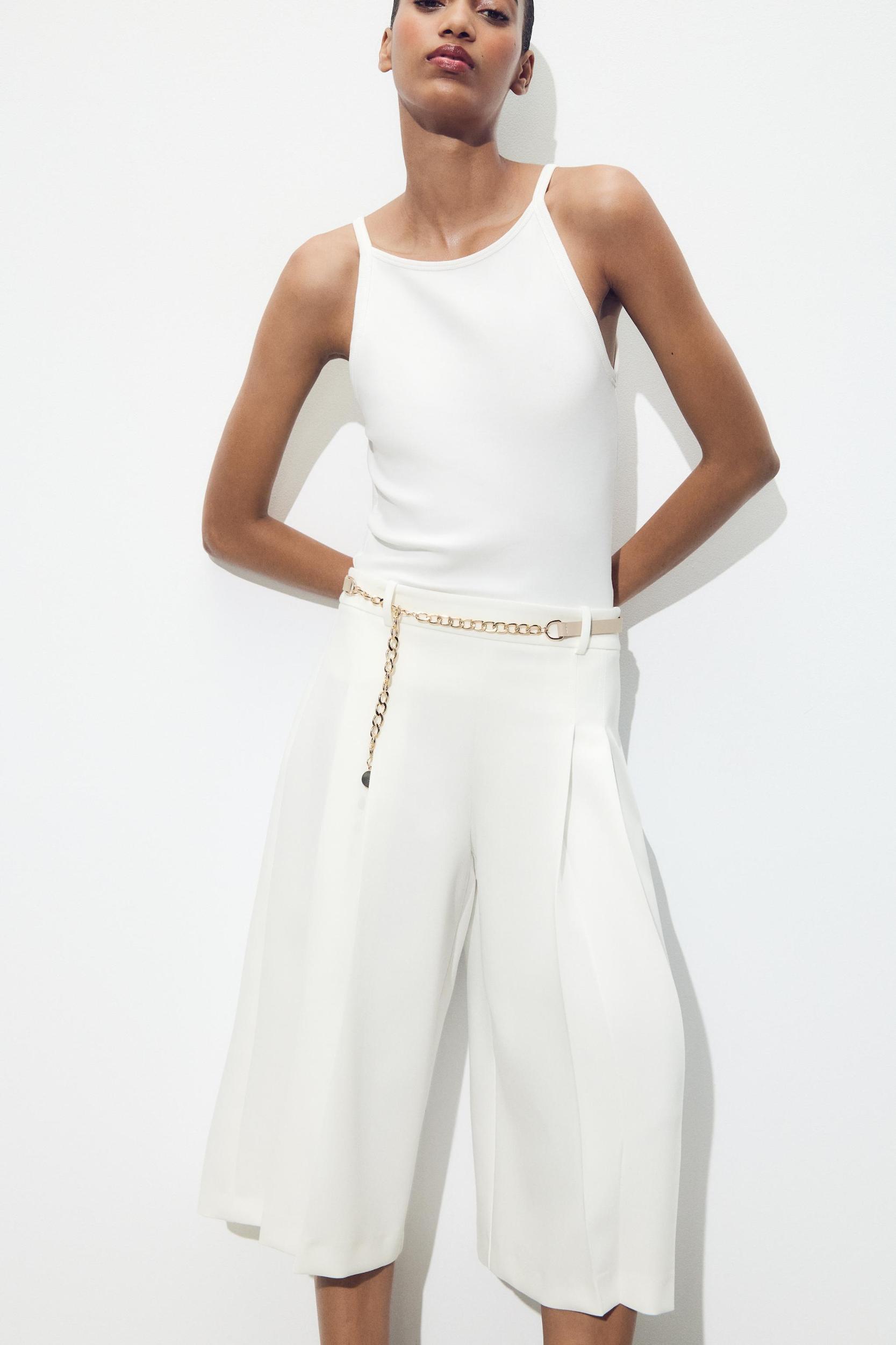 BELTED PLEATED LONG SHORTS Product Image