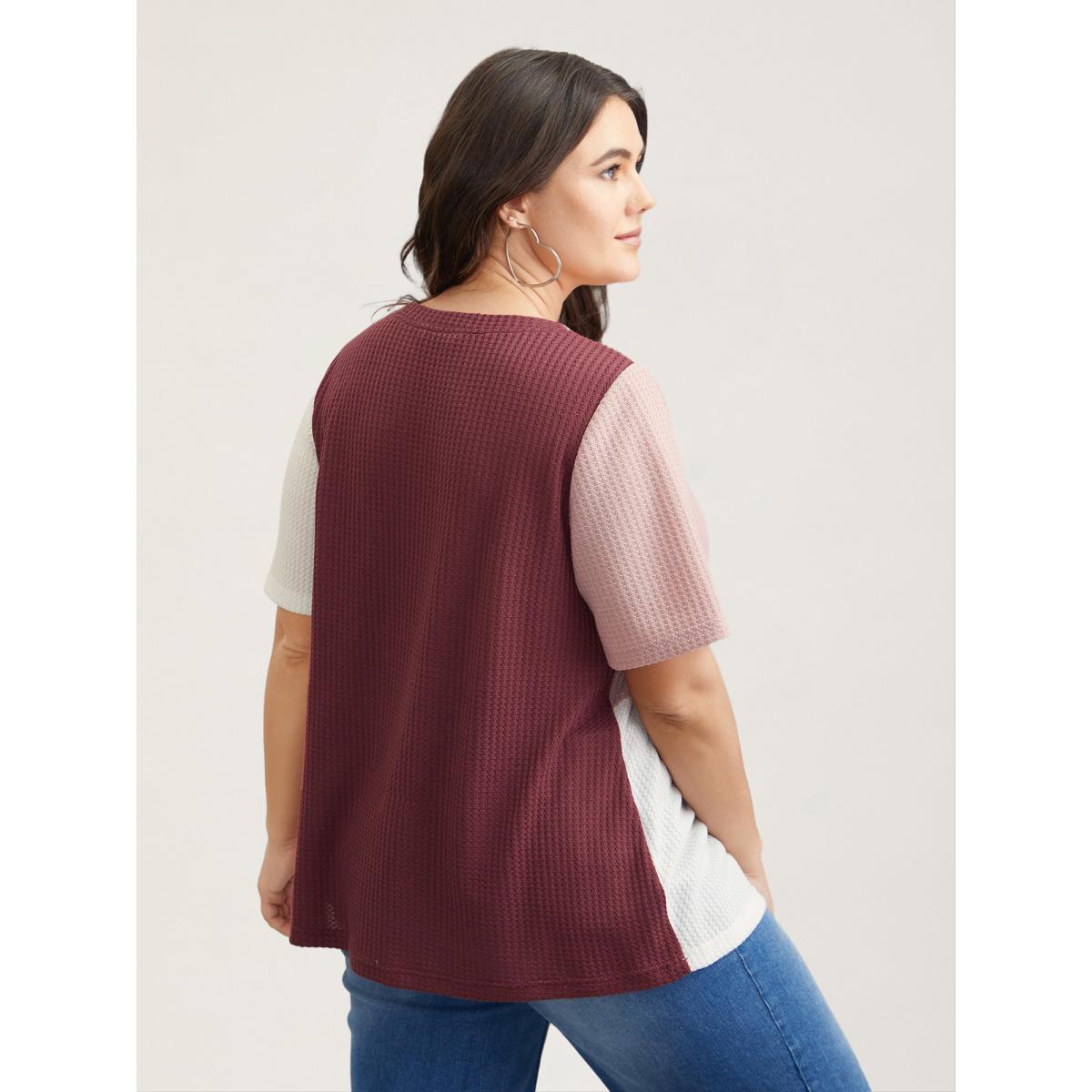 Plus Size Color Block V-Neck Relaxed Fit T-Shirt Burgundy Women Casual Texture V-neck Everyday T-shirts BloomChic 30/6X Product Image