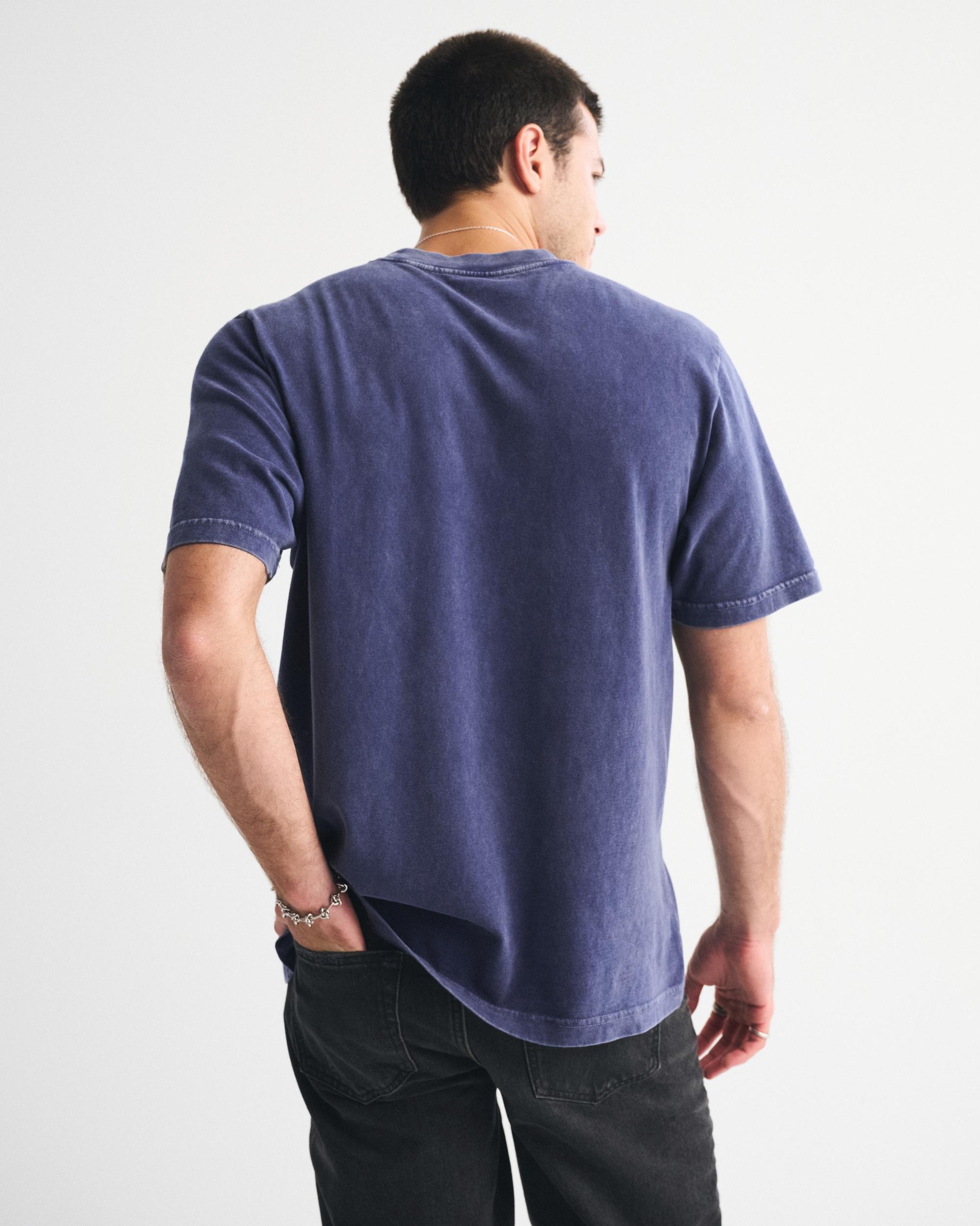 Dallas Cowboys Vintage-Inspired Graphic Tee Product Image