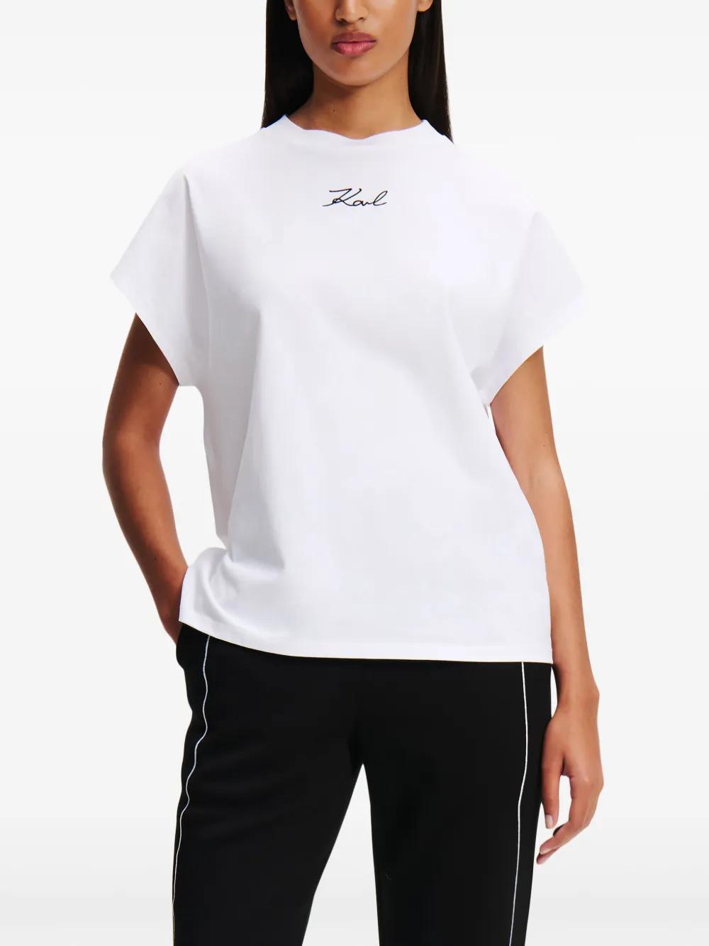 Signature T-shirt Product Image