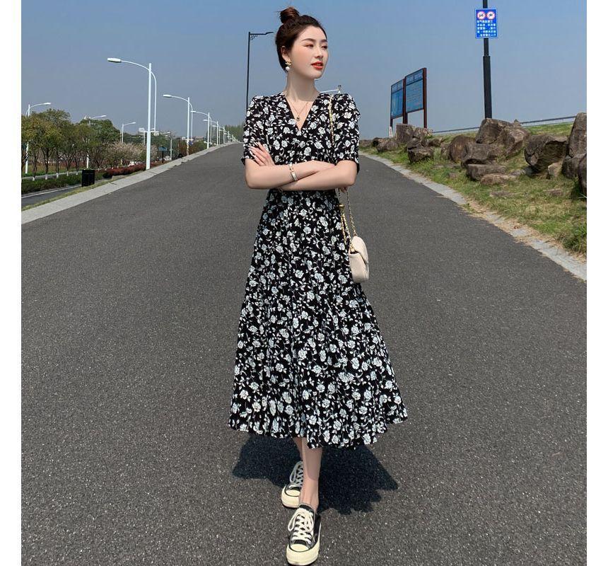 Short-Sleeve V-Neck Floral Chiffon Midi A-Line Dress Product Image