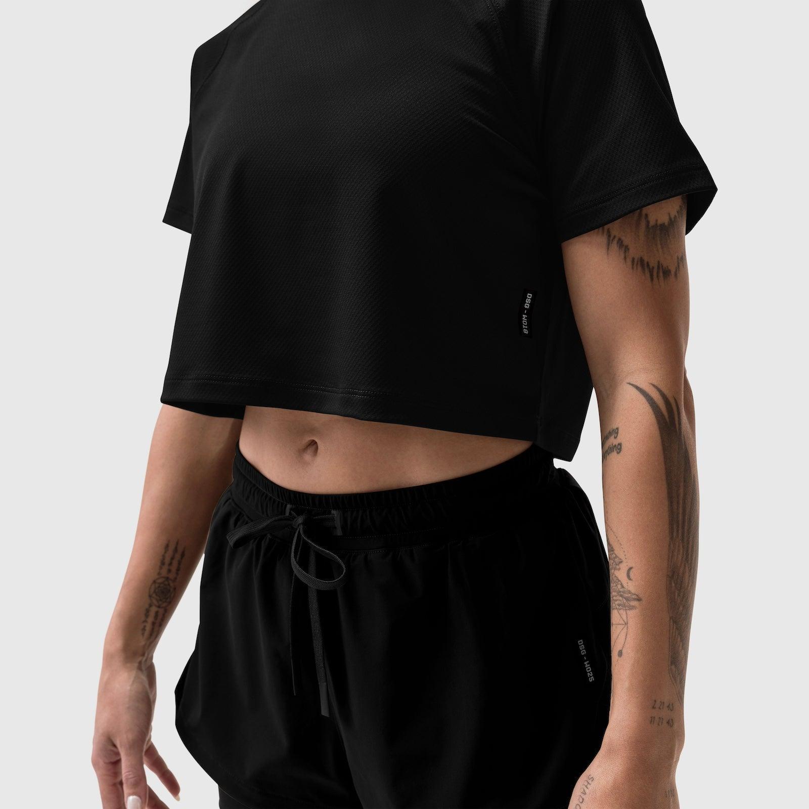 W018. AeroSilver® Cropped Tee - Black Product Image