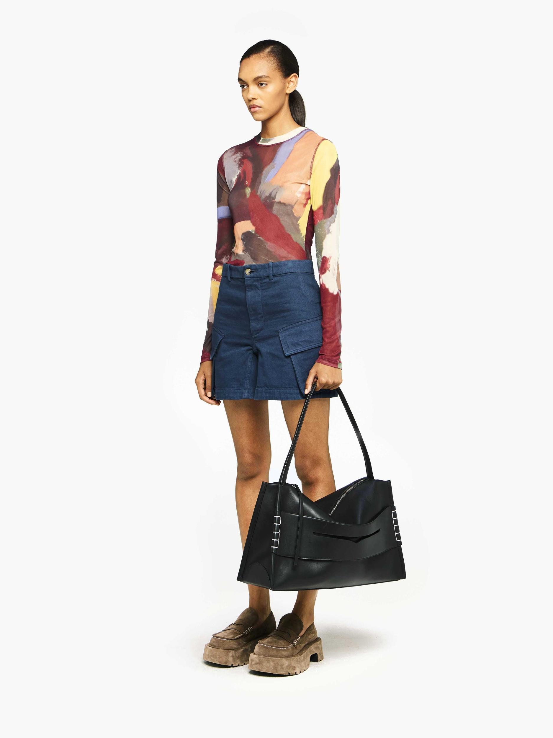 HIGH-WAISTED CARGO TWILL SHORTS Product Image