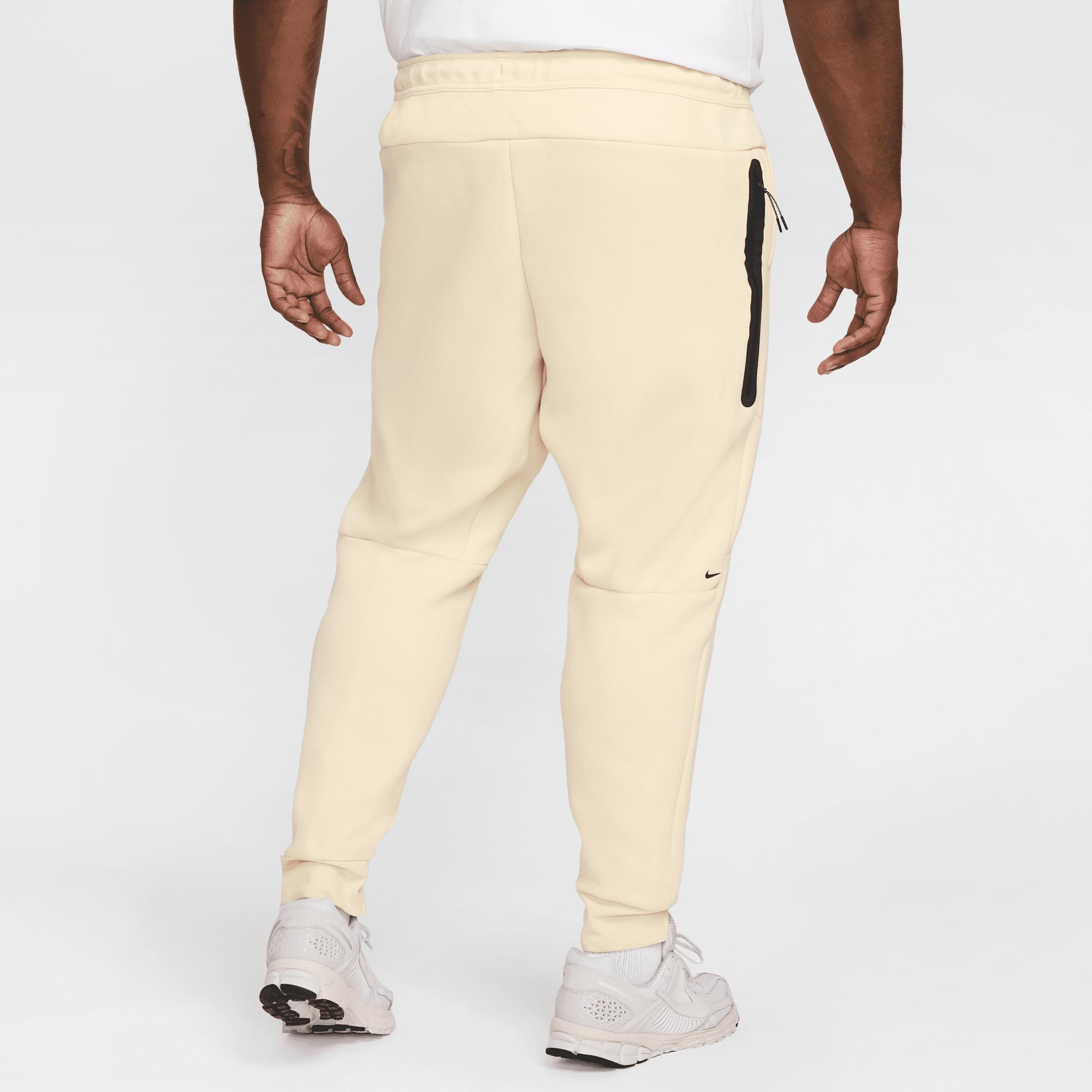 Nike Men's Tech Fleece Jogger Pants Product Image