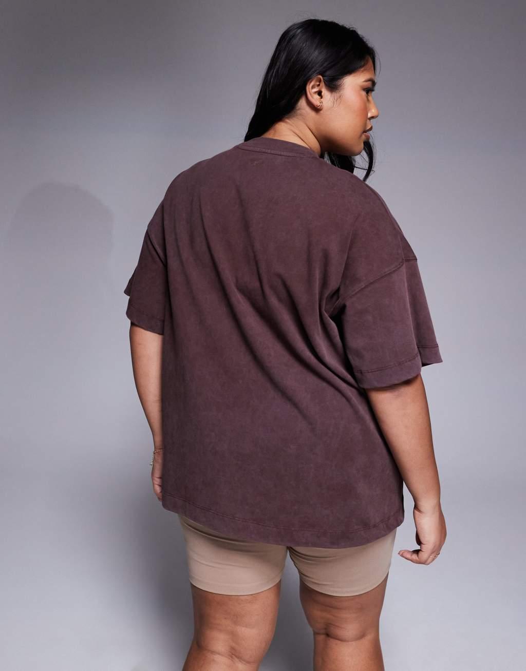 4505 Curve Icon boxy heavyweight cotton t-shirt with quick dry finish in washed cocoa  Product Image