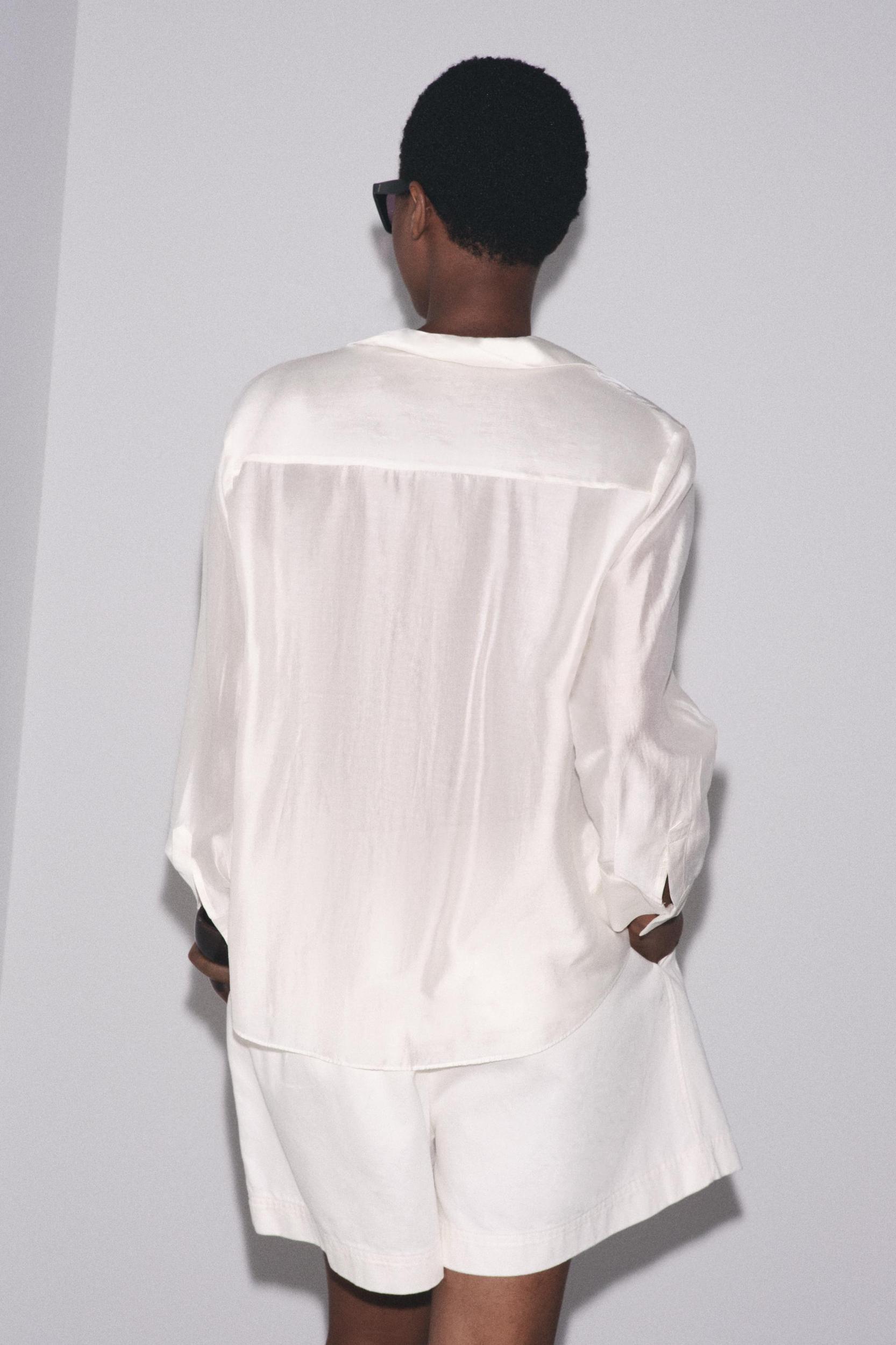 ZW COLLECTION PLEATED BERMUDA SHORTS Product Image