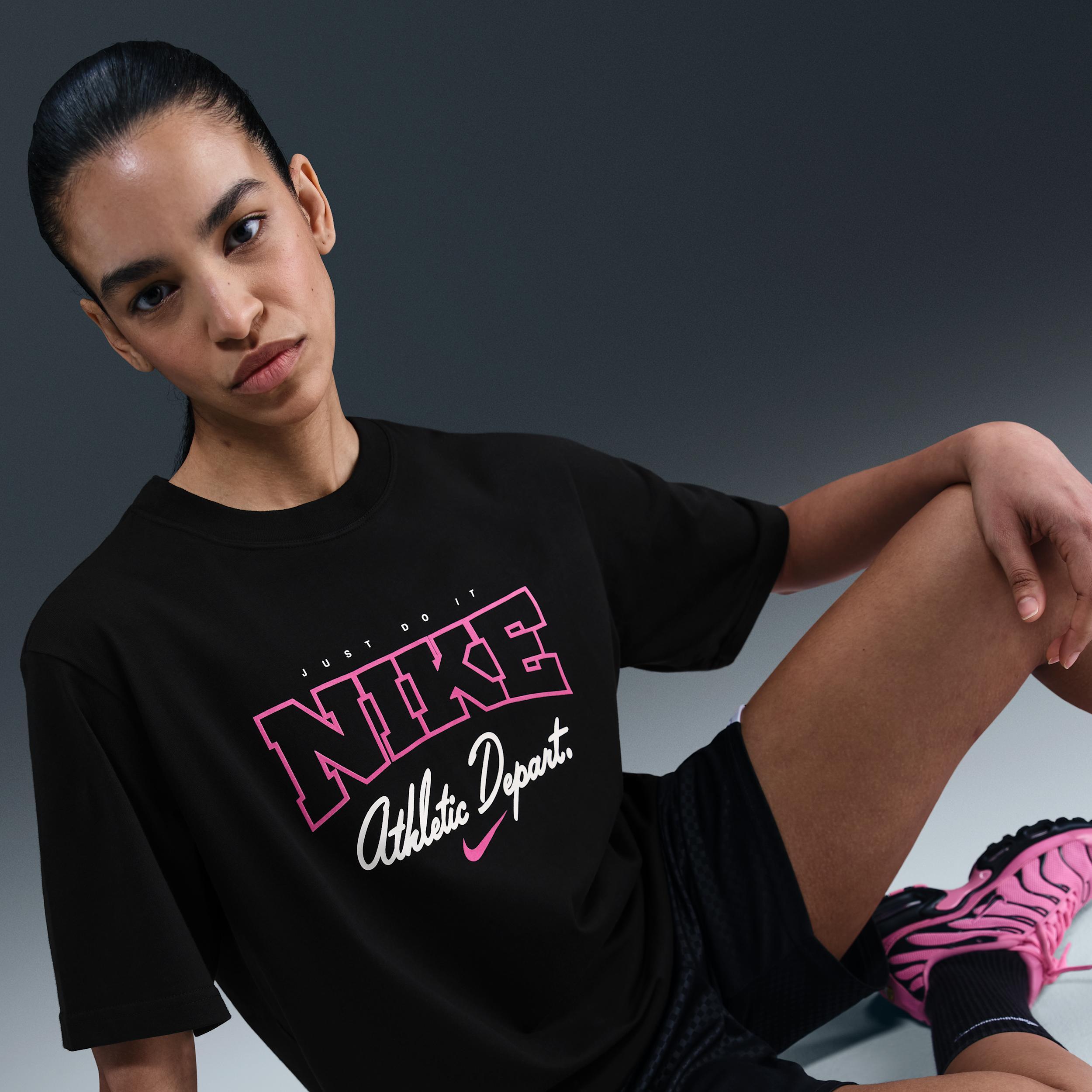 Women's Nike Sportswear Loose Short-Sleeve Graphic T-Shirt Product Image