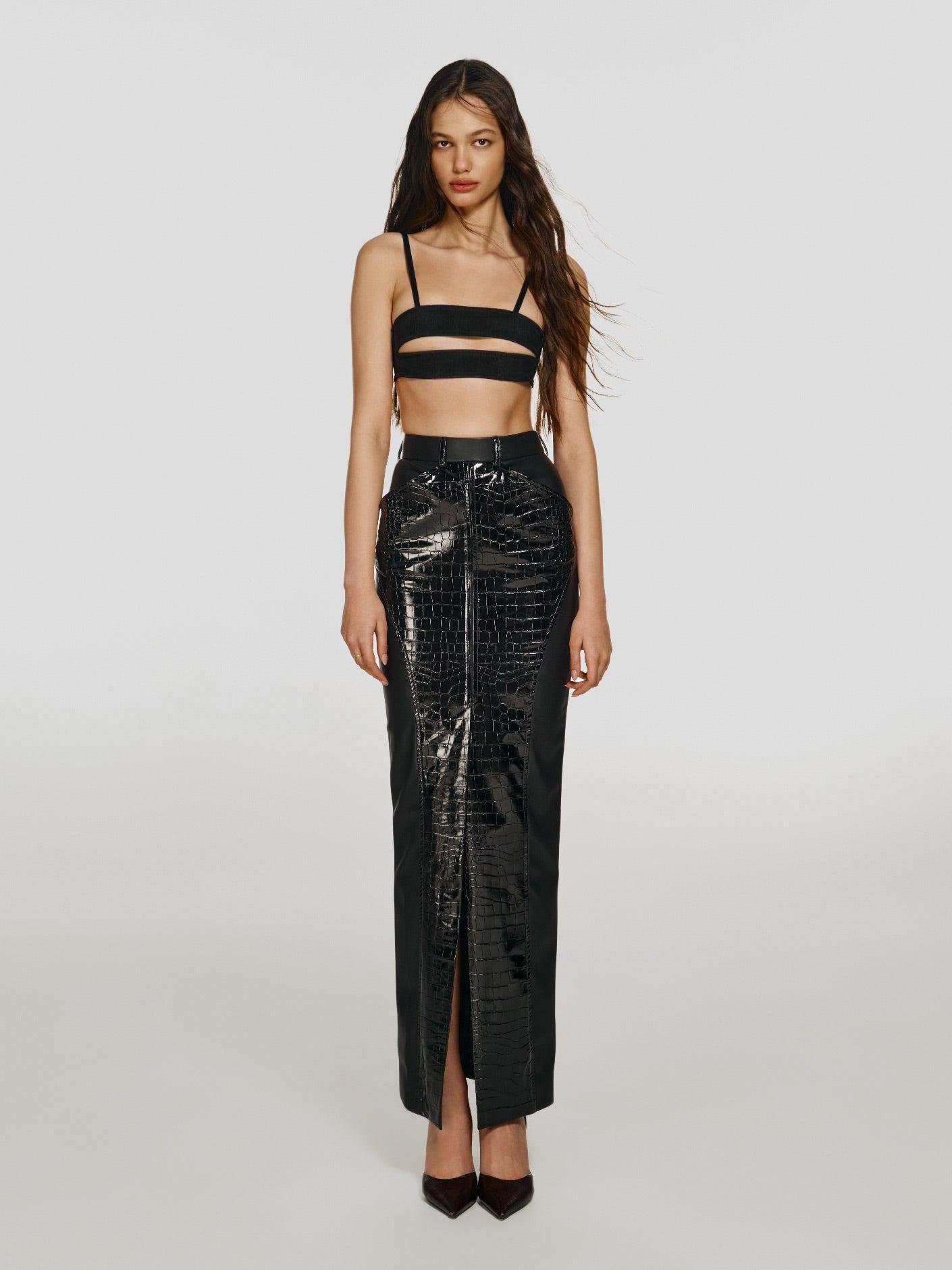 Borderline crop top in Onyx Product Image